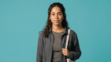Illustration du casting Casting femme latino américaine mesurant entre 1m52 et 1m62 pour doublure lumière dans série américaine